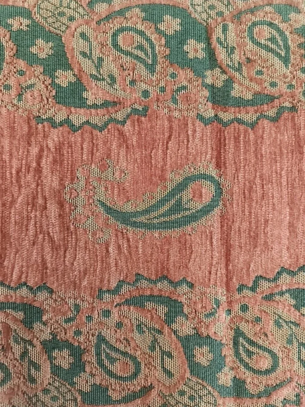 Vintage decor table runner in peach-pink with thick Victorian-style lace 67